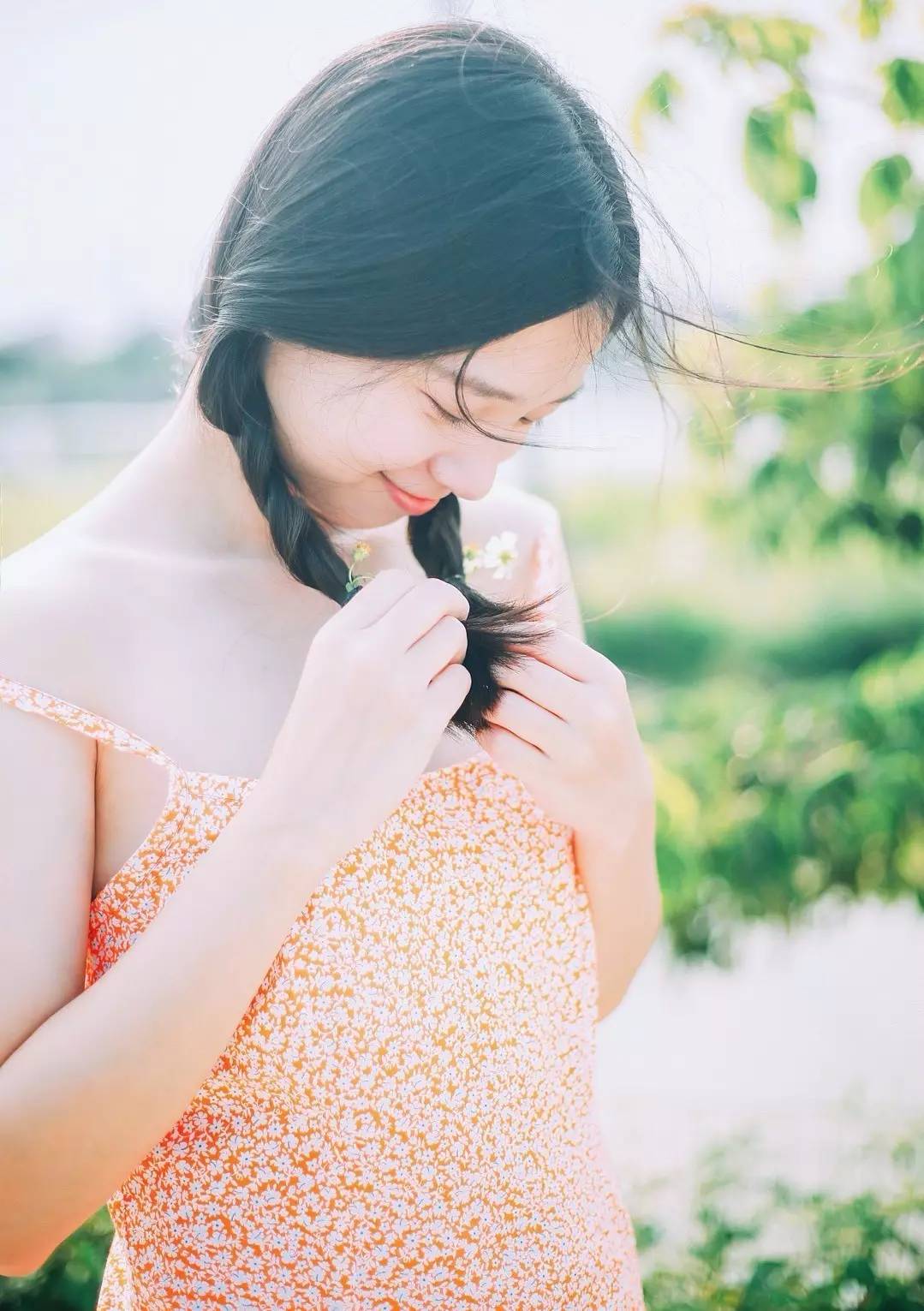 发量多简单又好看的头发造型教程,如何拍头发发丝好看