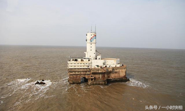 大海中的孤岛,大海里的一个孤岛