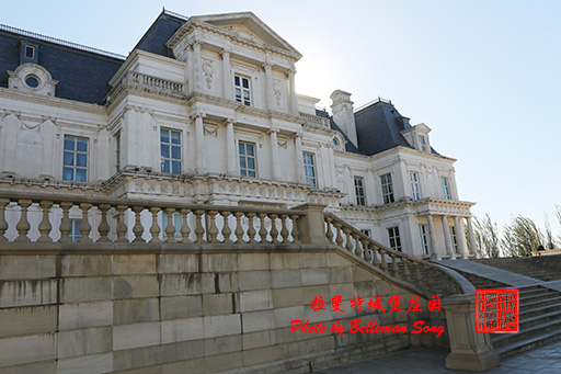 不用去法国，不用忍受10多个小时的飞行，只要来昌平，这里有完美的山寨版拉斐特城堡庄园