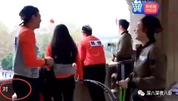 鹿晗玩魔方完整版,鹿晗还原魔方瞬间视频