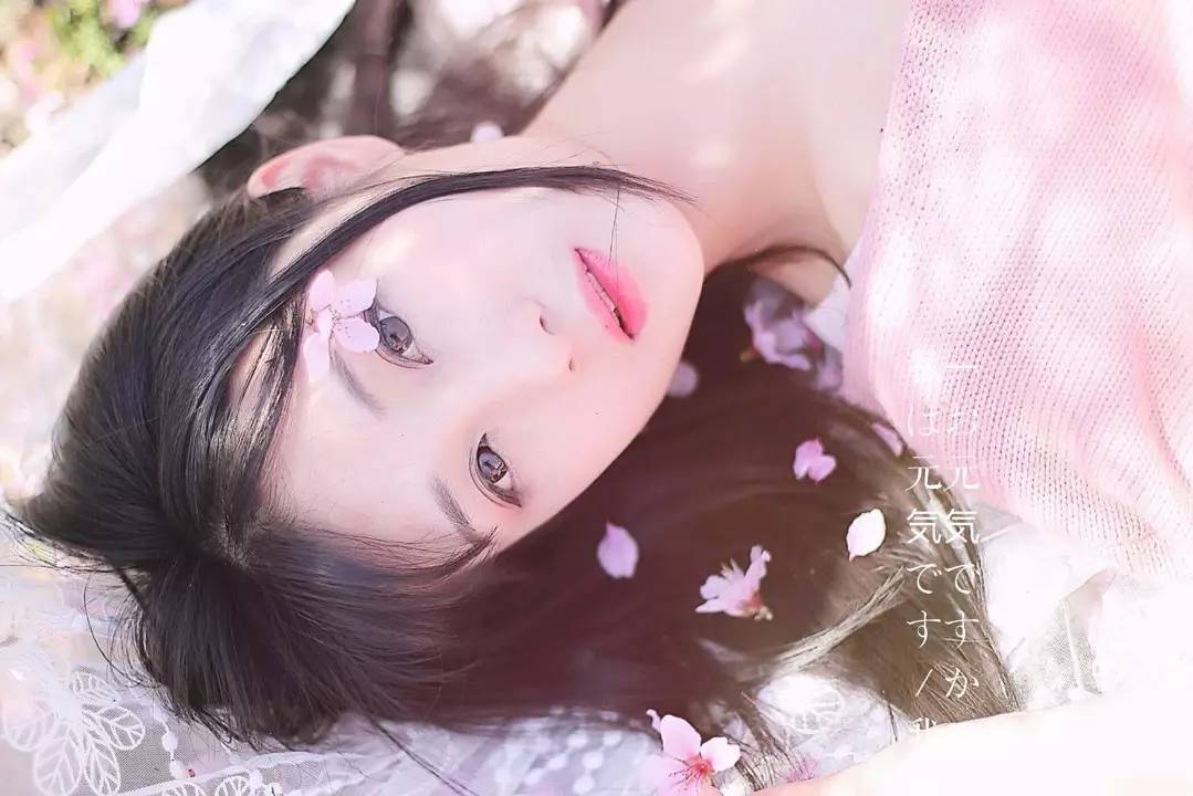 发量多简单又好看的头发造型教程,如何拍头发发丝好看