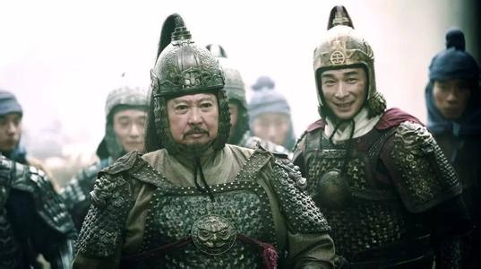 她与周星驰合拍电影：丈夫是著名导演，离异后前夫与妙龄女郎秀恩爱！