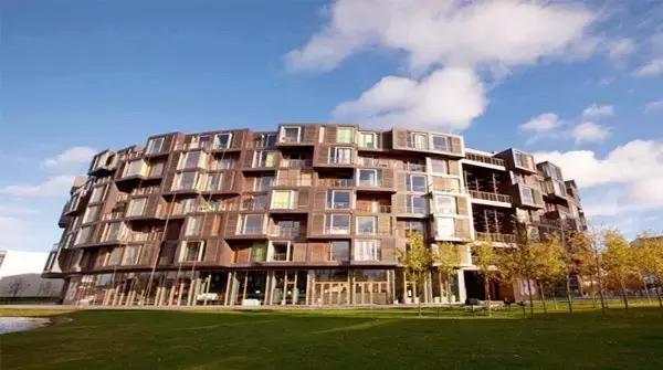 百年校训厚德载物完整视频,百年名校校训