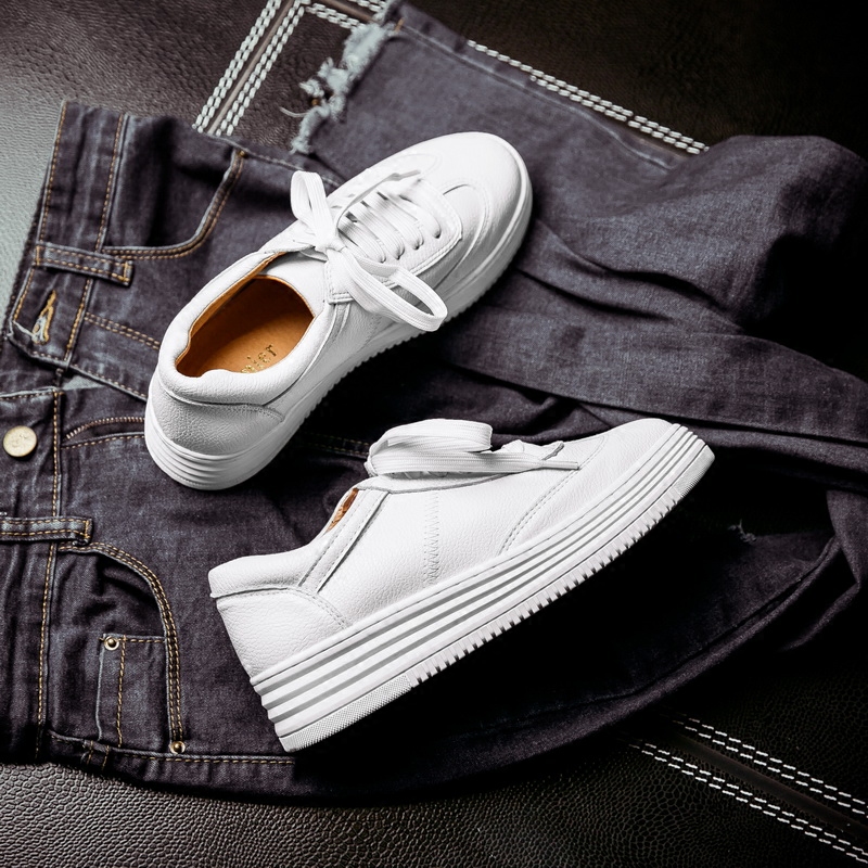 背带牛仔裤怎么搭配图片女,背带牛仔裤搭配什么上衣40多岁女