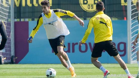 永恒的经典完美诠释了足球的魅力,足球赛场上那些感动到窒息的瞬间