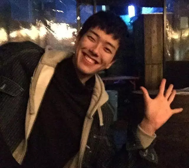 单眼皮小眼睛高鼻梁男生发型,单眼皮小眼皮男生发型