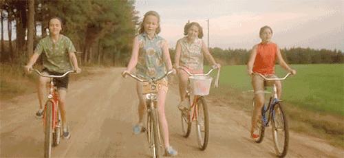 暑期出游必备清爽防晒水推荐,出门翻包记春夏出游防晒必不可少