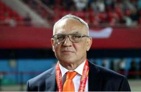 鲁能足球高中锋战术配合,山东鲁能战术揭秘