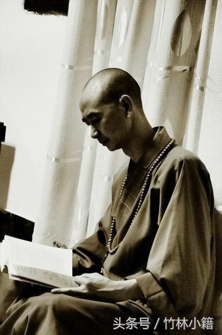 躲得过对酒当歌躲不过夜深人静,躲得过对酒当歌的夜却躲不过