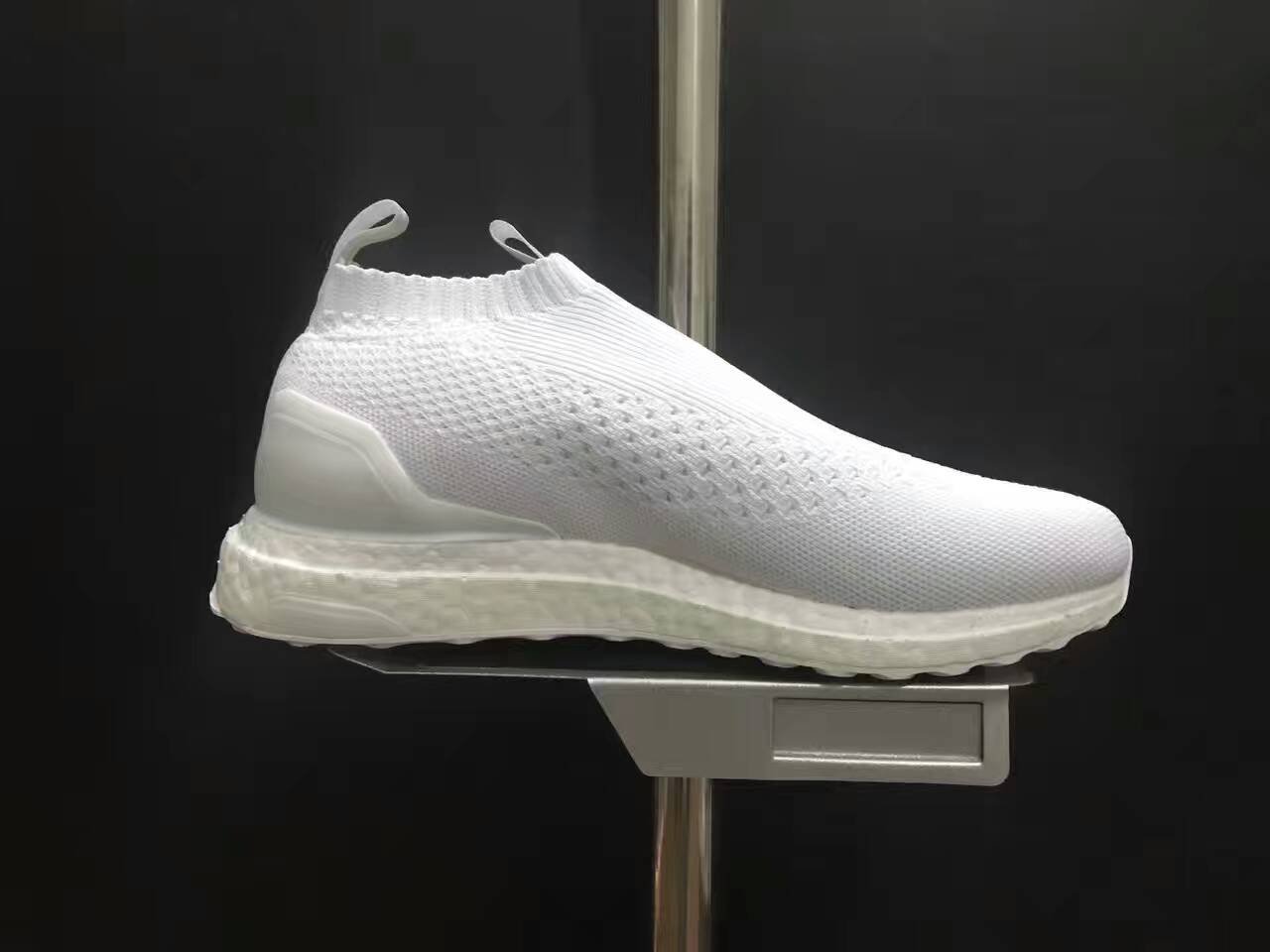 阿迪达斯boost跑鞋贝克汉姆,adidasace16.3足球鞋