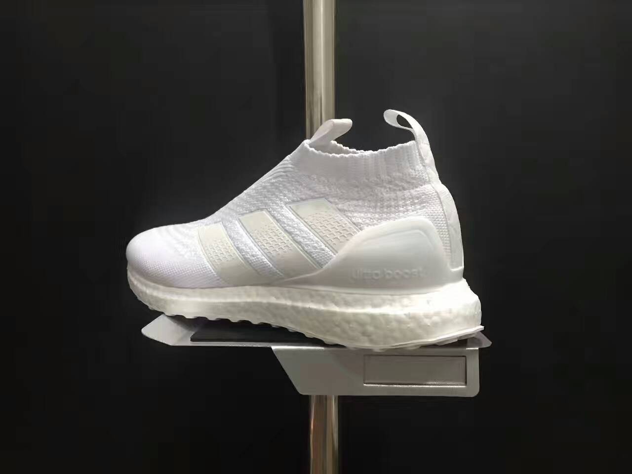 阿迪达斯boost跑鞋贝克汉姆,adidasace16.3足球鞋