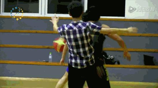 鹿晗打篮球集锦,鹿晗巅峰时期有多夸张打篮球