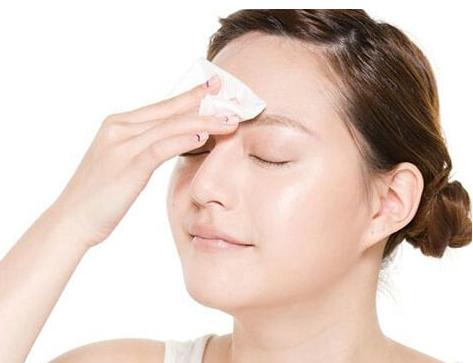 如何去黑头收缩毛孔最简单小方法,如何有效去黑头收缩毛孔小妙招