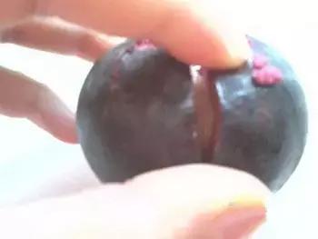 山竹如何快速的剥开,山竹怎么剥开里面的肉