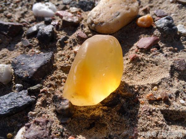 这种石头非常稀少,原来的石头有这么多的价值
