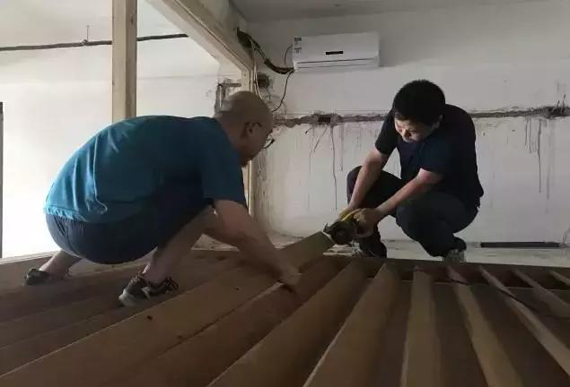 生活就应该有一点儿疯狂,没有一点疯狂生活就不值得过吗