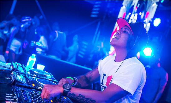 怎么学打碟dj,没有基础能学dj打碟吗