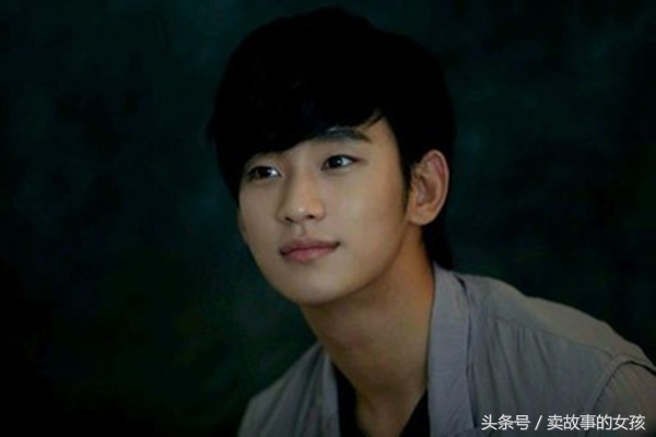 原创故事：漂亮留守女夜里麦田浇水被陌生男*引勾**，一根红丝线找到洞穴打死狐狸，女子打胎，竟流出一滩黑血