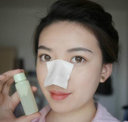 如何去黑头收缩毛孔最简单小方法,如何有效去黑头收缩毛孔小妙招