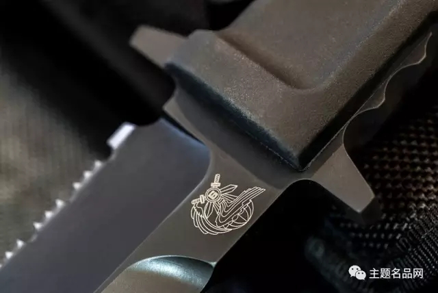 从极端*力武**的校官配刀进行开箱评价