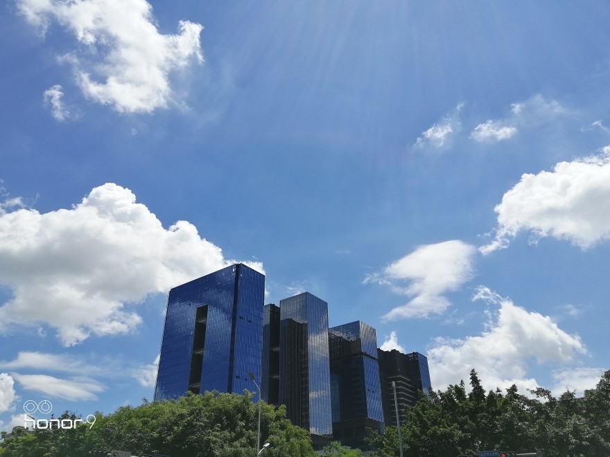 光荣9高配和标配区别在哪,光荣9支持ufs3.0吗