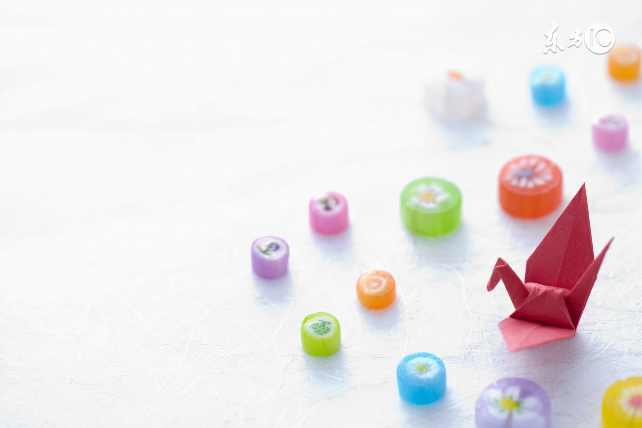 飞机折纸最简单幼儿园手工步骤图,折纸手工大全幼儿园折飞机