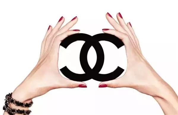 Prada卖185美刀的回形针被群嘲，那你让LV、爱马仕、superme怎么办？