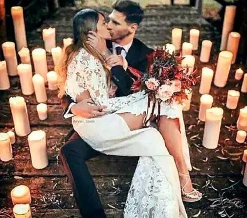 你所爱的梅西有这样一段爱情：最好的爱情莫过于，9岁我为你钟情，30岁你为我披上嫁衣