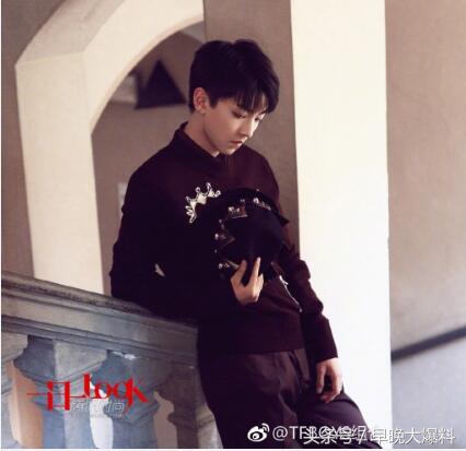 王俊凯帅气照片氛围感满满,王俊凯最新图片帅照