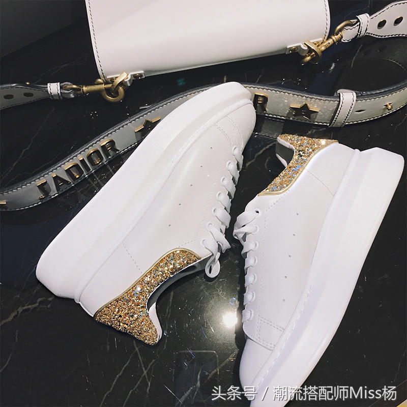 舒适适合长时间行走的小白鞋,头层牛皮小白鞋夏天穿热吗