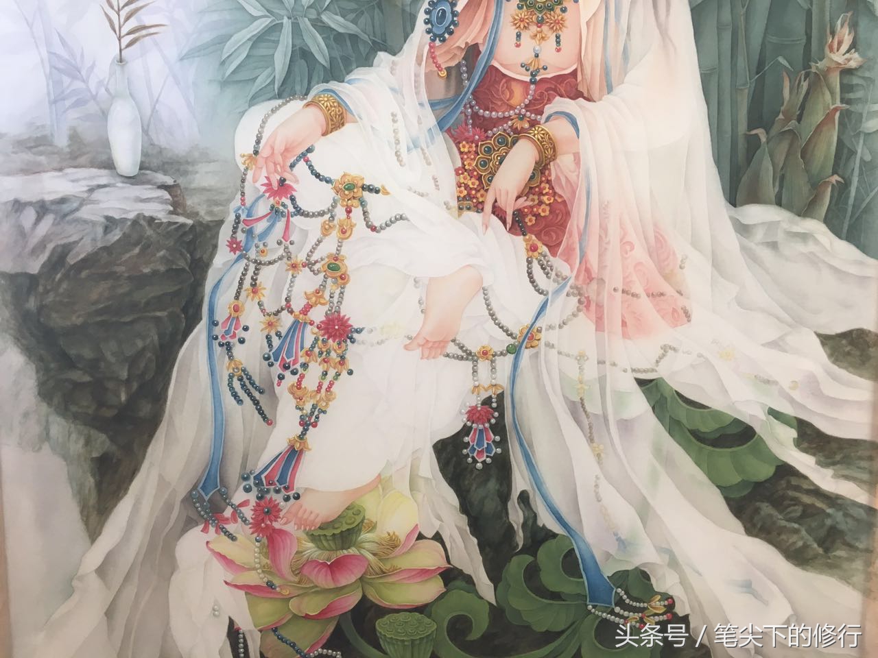 美到极致的菩萨｜听涛观瀑望水月，静思禅定得自在