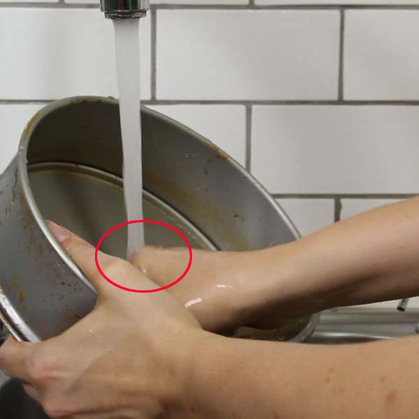 家用铁锅不粘锅不易锈,铁锅怎么不粘锅简单一招永不生锈