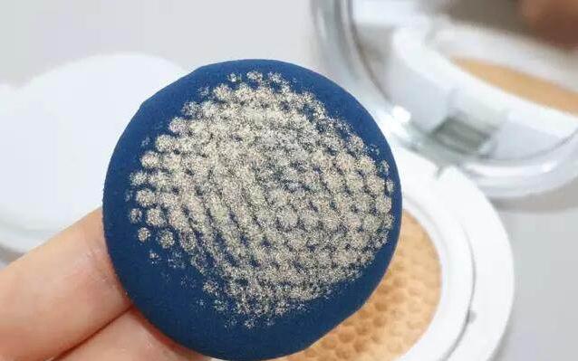 韩国iope气垫粉底好用吗,韩国iope气垫自然款