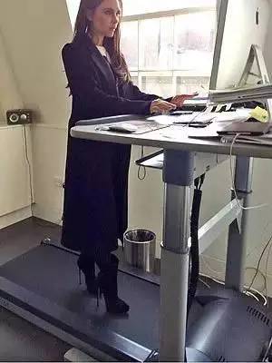 姑娘们，别让高跟鞋毁了你的双脚