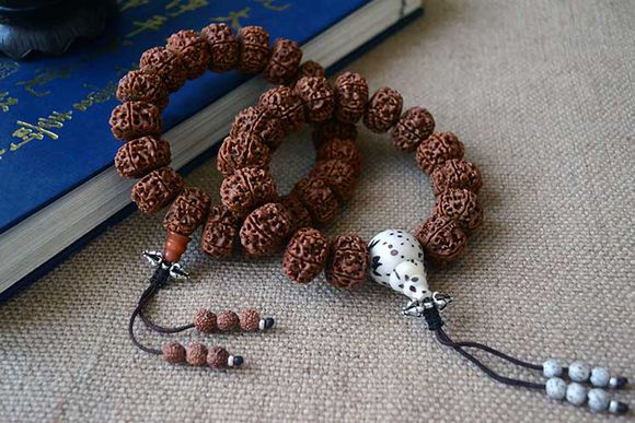 木质佛珠手串图片大全,女生可以戴的木质佛珠手串