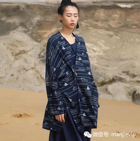 多彩的春天就该穿多姿多彩的新衣,春天就是要穿得艳丽一些