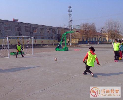 足球踢后卫的乐趣,足球课堂第一课