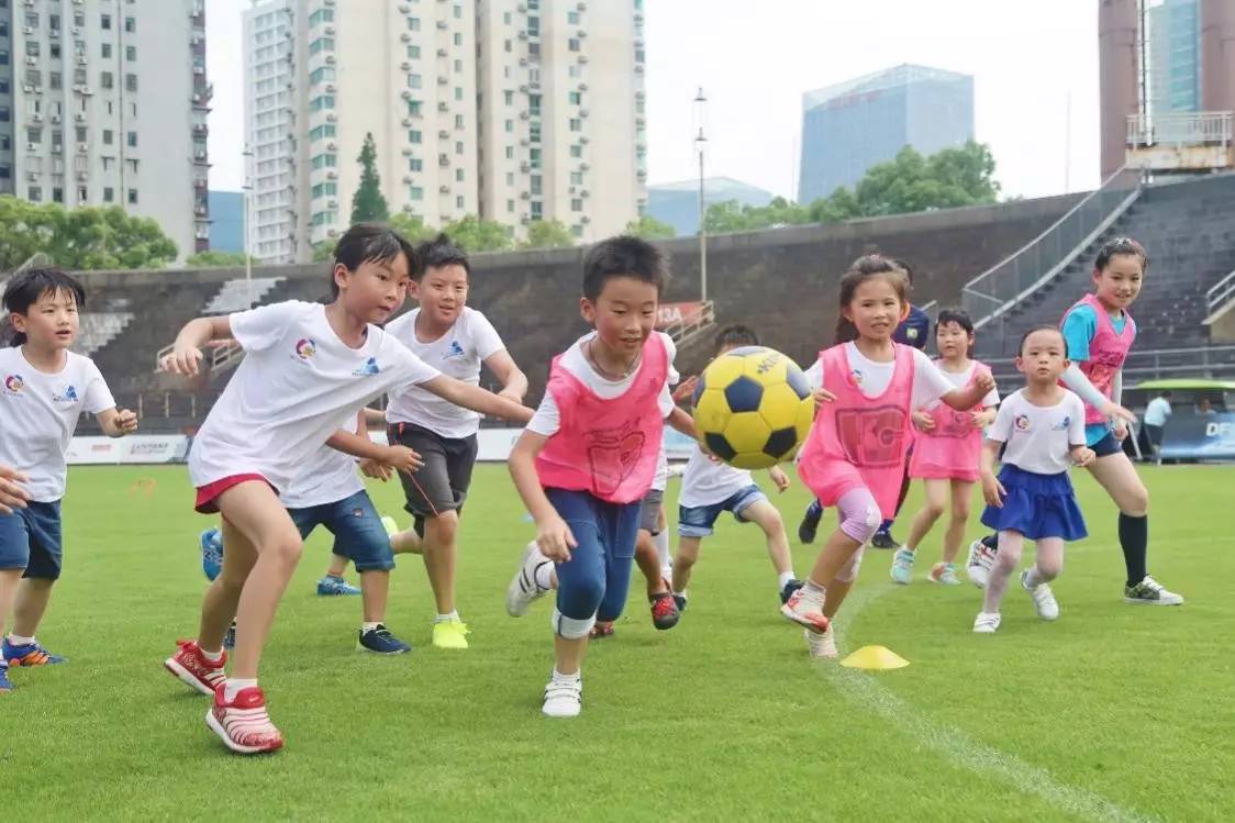 创新创业大赛完美落幕,杨浦龙头杯足球赛