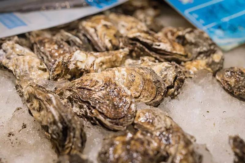 100元吃海鲜自助！不限量！敞开吃！红虾三文鱼象拔蚌银鳕鱼……我要把武林路这家海鲜渔市吃到空！