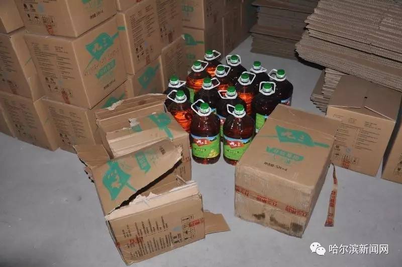 「提醒」转基因散装豆油冒充“九三非转基因”每箱便宜八九块｜市场九块五一斤上货，谎称“里道斯”上淘宝卖了近万单