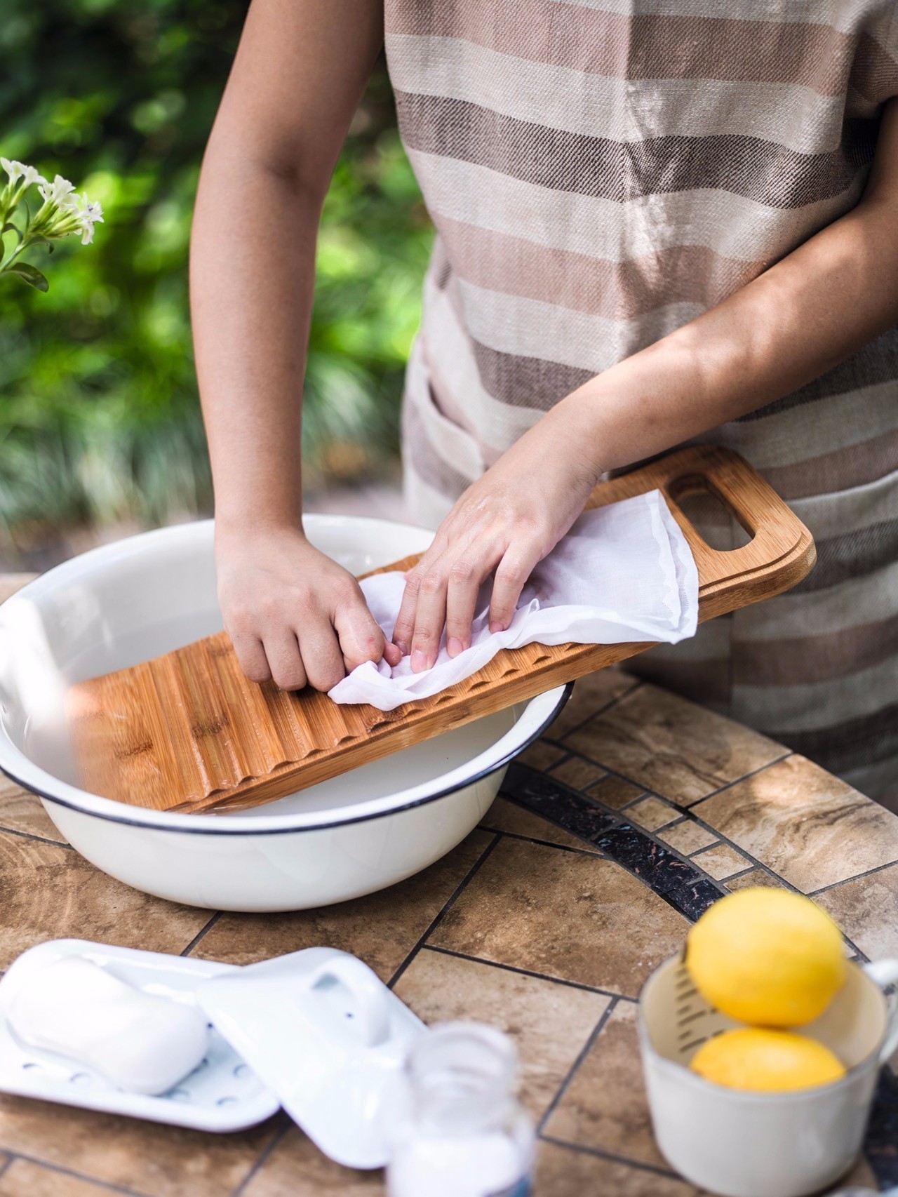 永续护衣：自有米饭柠檬牛奶来对付污渍油渍口红渍