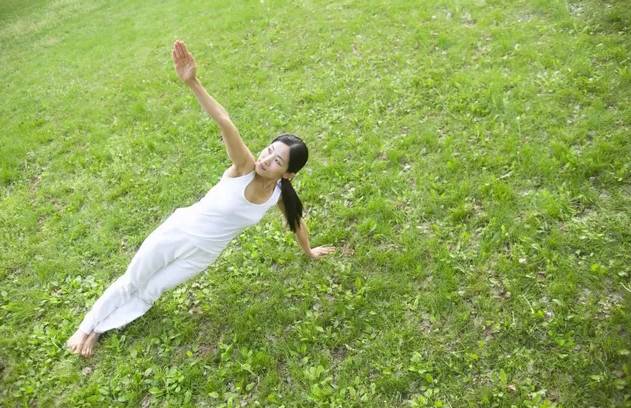 敲胆经的小窍门,敲胆经的正确方法和时间