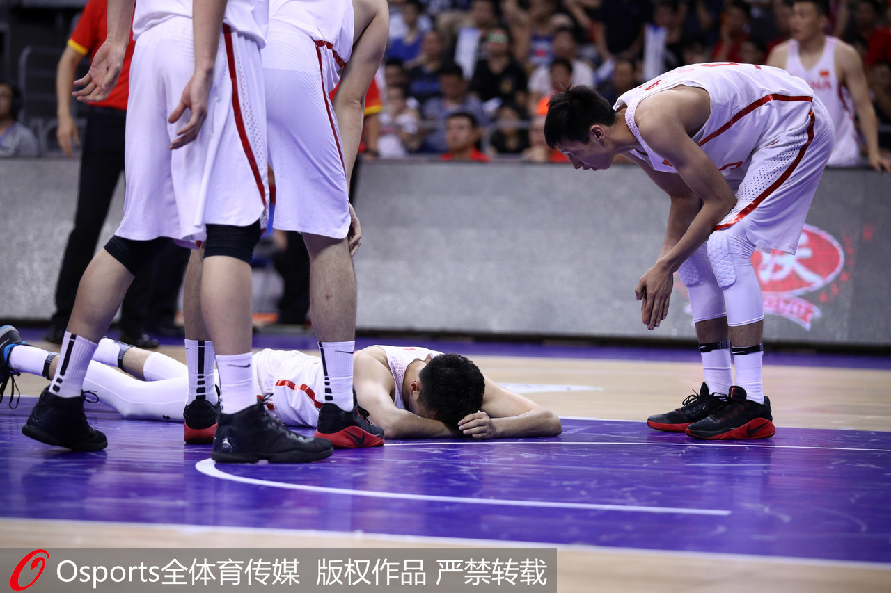 一场“肉搏战”教会蓝队太多就是比谁硬！这做不到亚洲杯咋赢