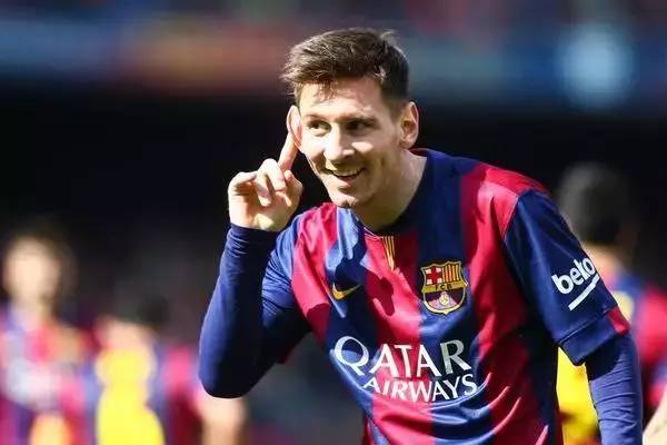 30岁球王娶了9岁一见钟情的女孩，时间易逝，唯爱不变