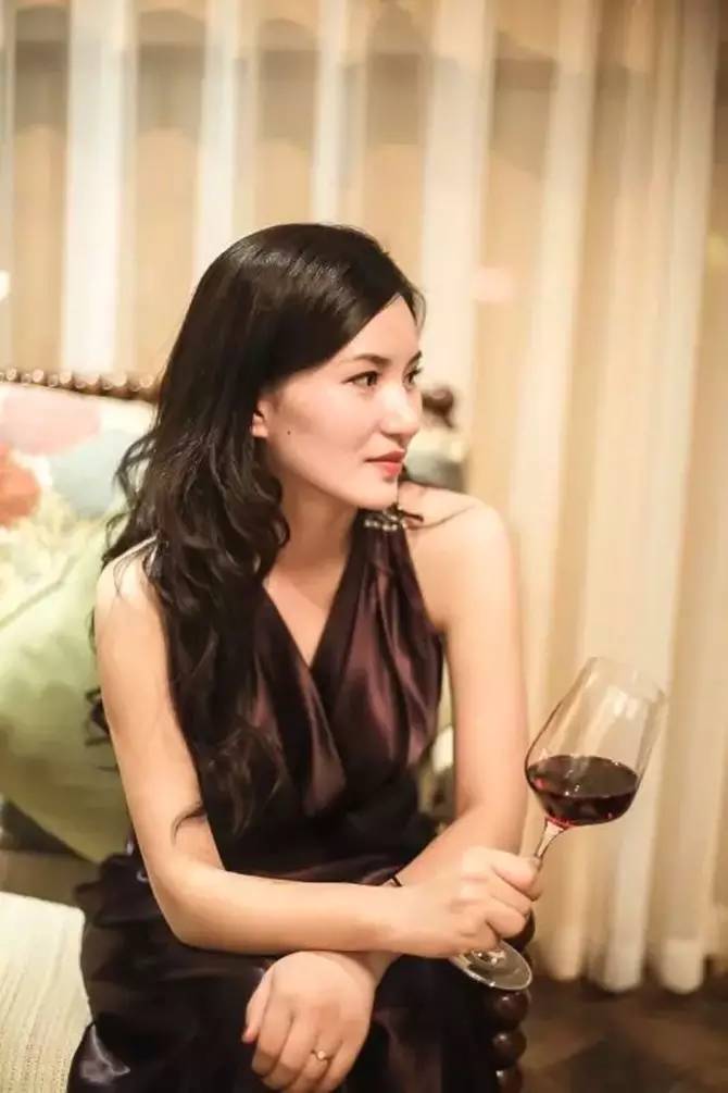 贵圈·第二期|Renee魏不饱：女人真正的美，是取悦自己