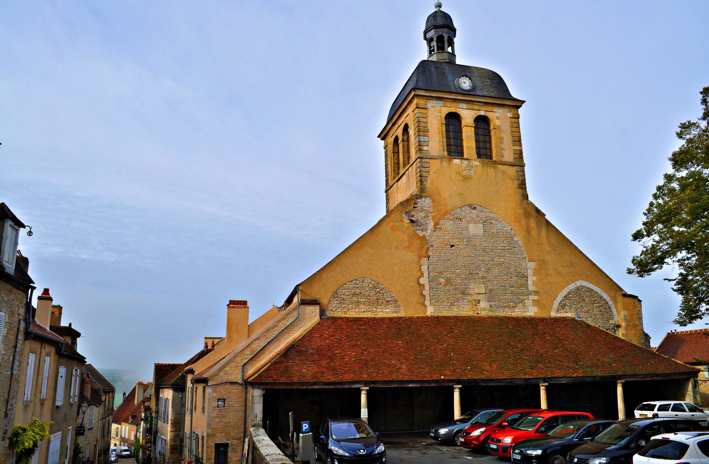 这个神秘又秀丽的法国弹丸小城，曾与耶路撒冷、梵蒂冈、圣雅克齐名，贵为世界宗教圣地