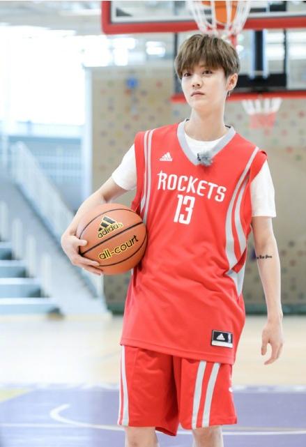 鹿晗的外号傻狍子是怎么来的,鹿晗傻狍子外号是什么