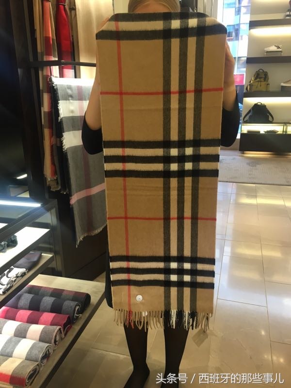 西班牙巴宝莉多少钱,意大利巴宝莉围巾价格