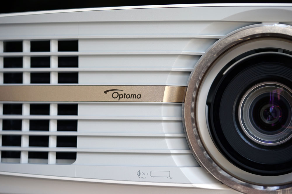 奥图码高流明4k投影机,奥图码uhd506投影机测评