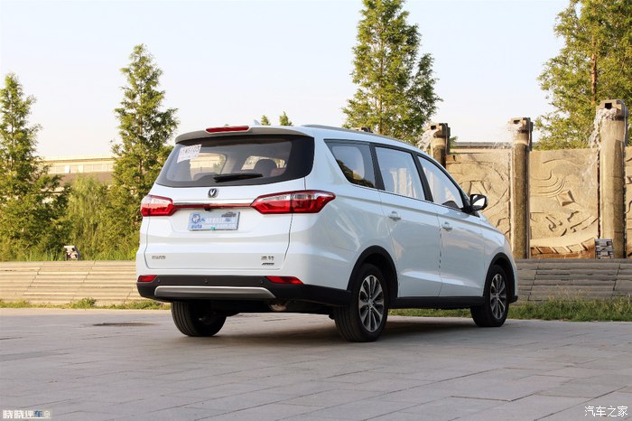 家庭用车是买七座suv还是mpv,长安凌轩7座mpv落地价格